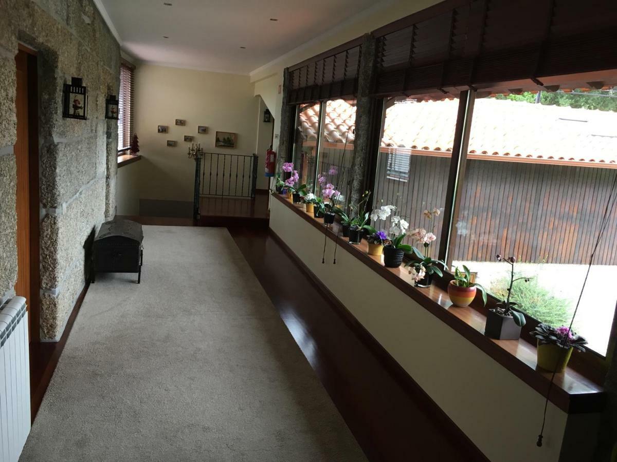 Bergui Guesthouse - Guimarães Екстериор снимка